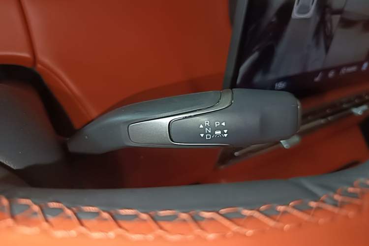 Used Hongqi HS6 PHEV 2026 145 Smart Hybrid Version Gear Lever