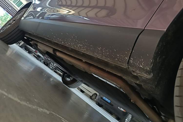 Used Hongqi HS6 PHEV 2026 145 Smart Hybrid Version Right Side Sill