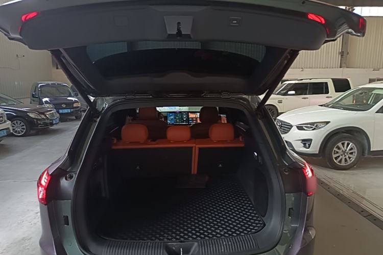 Used Hongqi HS6 PHEV 2026 145 Smart Hybrid Version Trunk