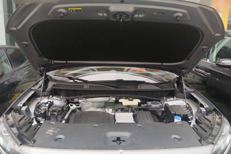 Used Hongqi HS6 PHEV 2026 220 All-Wheel Drive Smart Hybrid Version Engine Bay