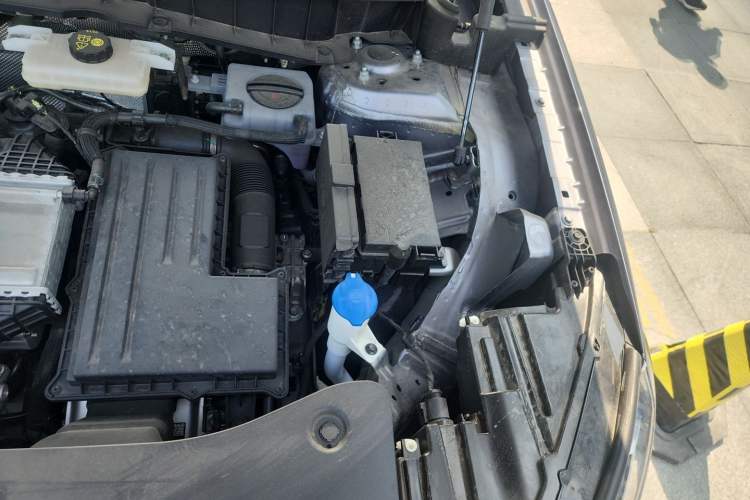 Used Hongqi HS6 PHEV 2026 240 Smart Hybrid Version Engine Bay Left