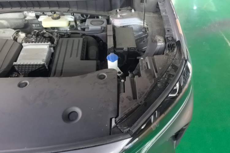 Used Hongqi HS6 PHEV 2026 240 Smart Hybrid Version Engine Bay Left