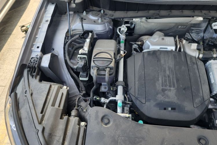 Used Hongqi HS6 PHEV 2026 240 Smart Hybrid Version Engine Bay Right