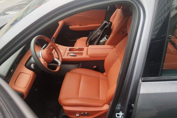 Used Hongqi HS6 PHEV 2026 220 All-Wheel Drive Smart Hybrid Version Left Front Seat