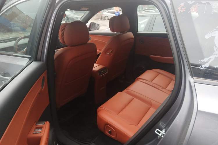 Used Hongqi HS6 PHEV 2026 220 All-Wheel Drive Smart Hybrid Version Left Rear Seat
