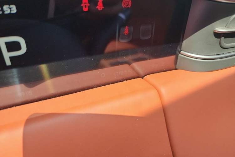Used Hongqi HS6 PHEV 2026 240 Smart Hybrid Version Odometer Close Up