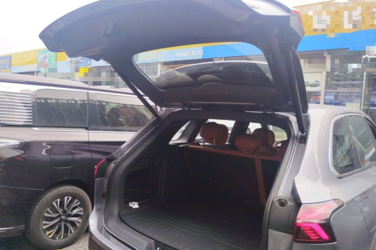 Used Hongqi HS6 PHEV 2026 220 All-Wheel Drive Smart Hybrid Version Trunk