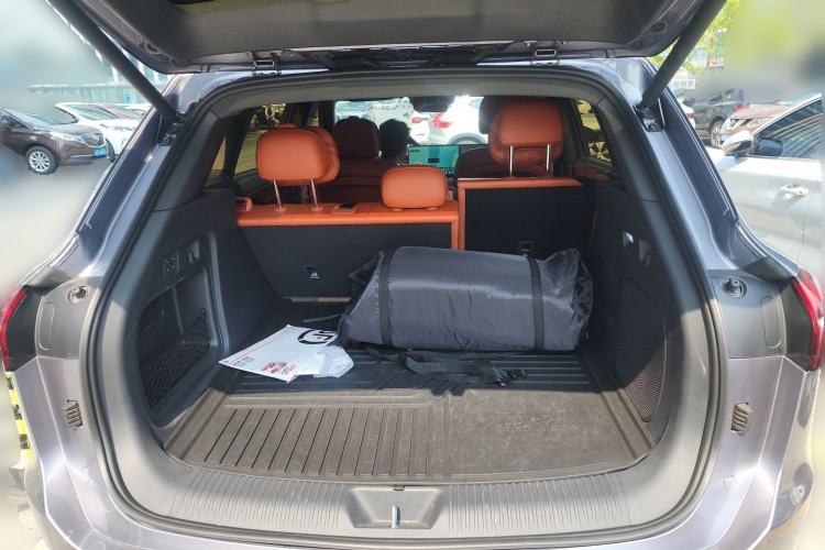 Used Hongqi HS6 PHEV 2026 240 Smart Hybrid Version Trunk