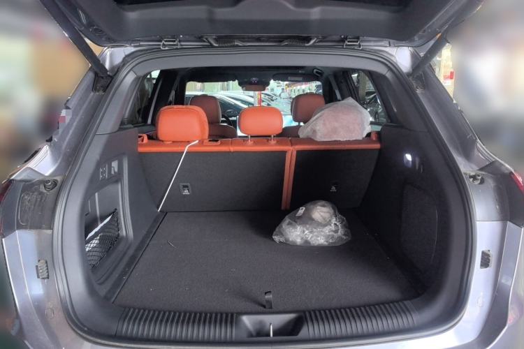Used Hongqi HS6 PHEV 2026 240 Smart Hybrid Version Trunk
