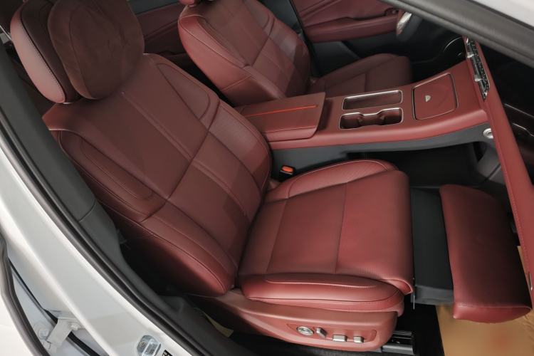 Used Hongqi HS6 PHEV 2026 240 Smart Hybrid Version Interior 1