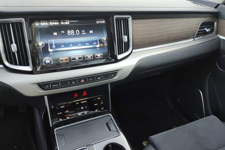 Used Hongqi HS7 2022 3.0T Automatic All-Wheel Drive Smart Connect Flagship Edition 7 Seats Audio And AC Panel