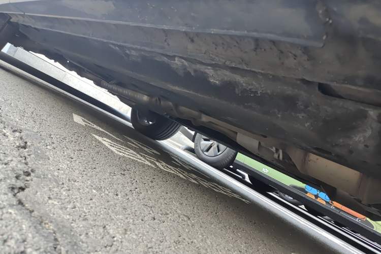 Used Hongqi HS7 2022 3.0T Automatic All-Wheel Drive Smart Connect Flagship Edition 7 Seats Chassis Front Right