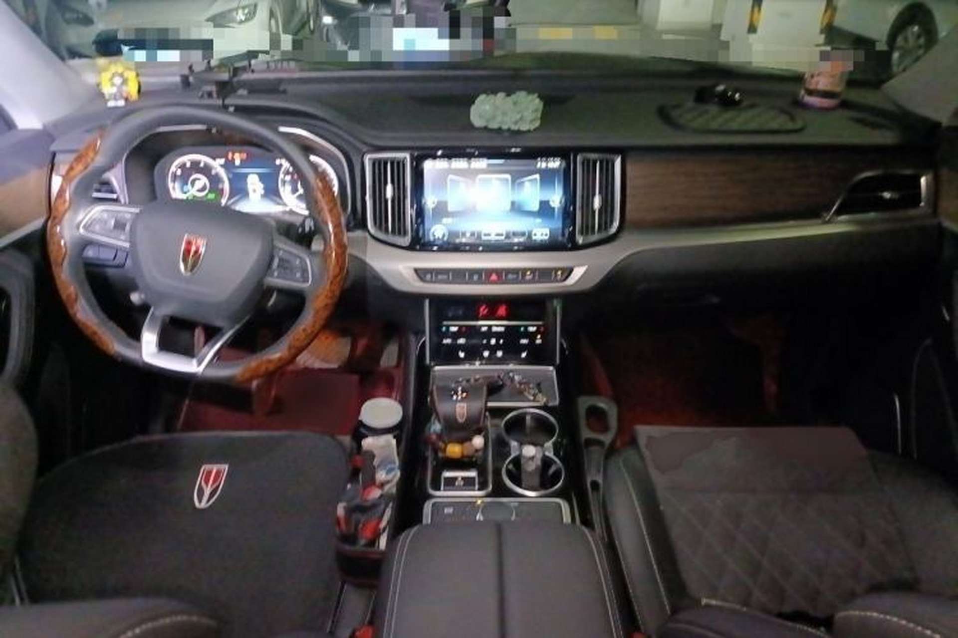 Used Hongqi HS7 2022 2.0T DCT Two-Wheel Drive Smart Connect Flagship Edition Seven Seats Interior 2