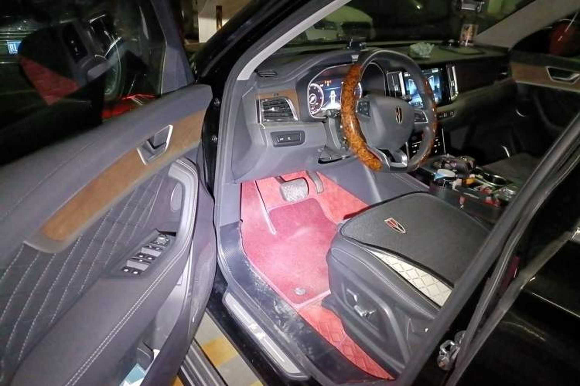 Used Hongqi HS7 2022 2.0T DCT Two-Wheel Drive Smart Connect Flagship Edition Seven Seats Interior 3