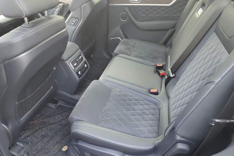 Used Hongqi HS7 2022 3.0T Automatic All-Wheel Drive Smart Connect Flagship Edition 7 Seats Left Rear Seat