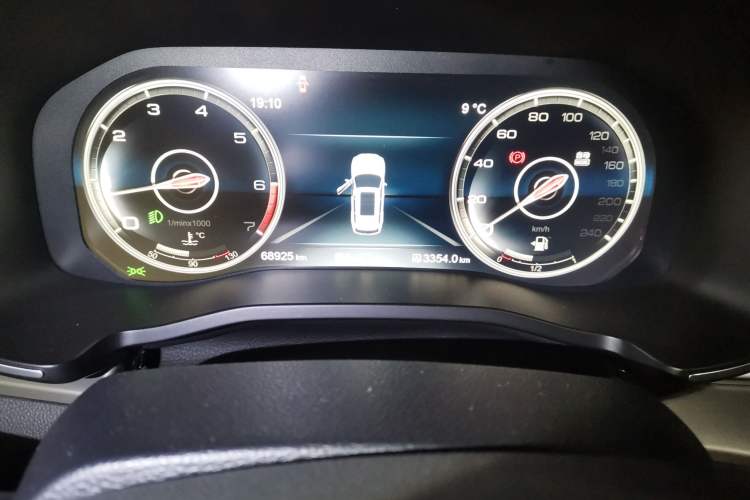 Used Hongqi HS7 2021 3.0T Automatic All-Wheel Drive Smart Connect Flagship Edition Odometer Close Up