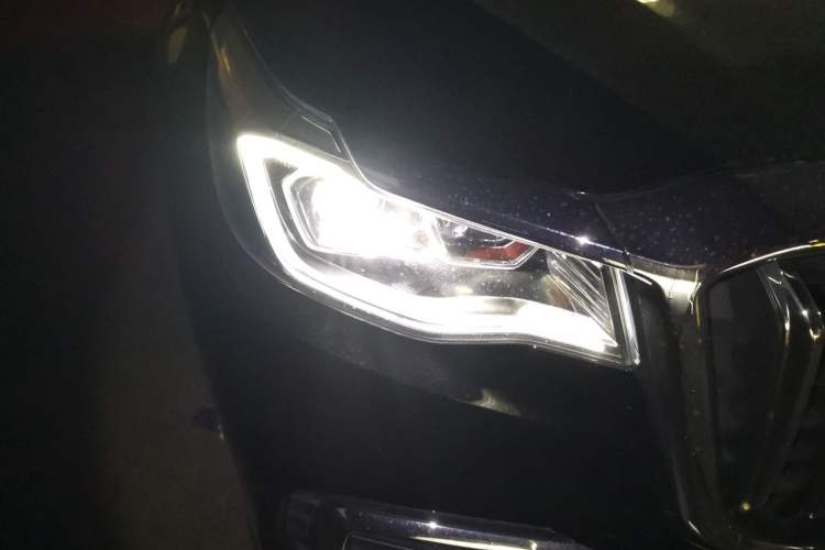 Used Hongqi HS7 2021 3.0T Automatic All-Wheel Drive Smart Connect Flagship Edition Right Front Headlight