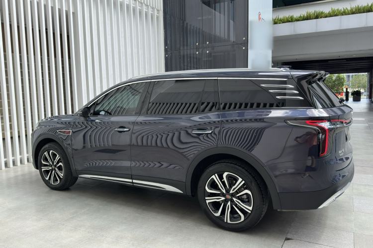 Used Hongqi HS7 2023 2.0T Automatic All-Wheel-Drive Flagship Edition Six Seats Exterior 2