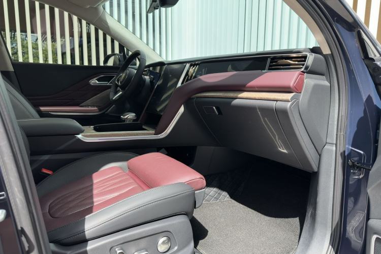 Used Hongqi HS7 2023 2.0T Automatic All-Wheel-Drive Flagship Edition Six Seats Interior 8