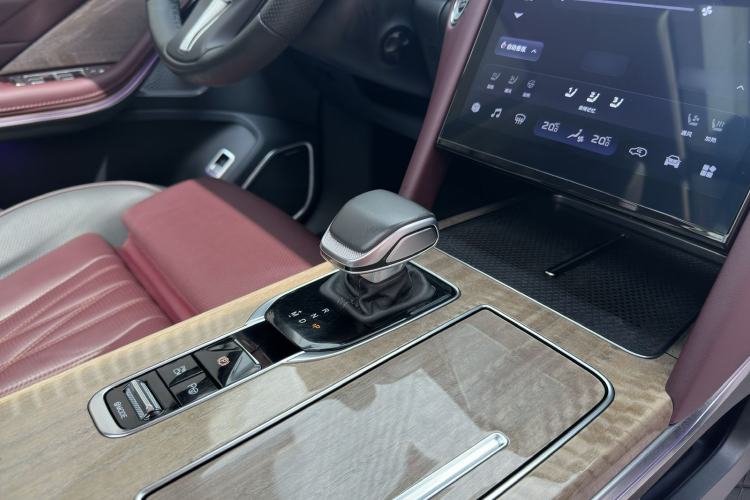 Used Hongqi HS7 2023 2.0T Automatic All-Wheel-Drive Flagship Edition Six Seats Interior 9