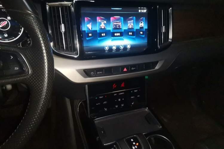 Used Hongqi HS7 2019 3.0T Automatic All-Wheel Drive Flagship Edition Audio And AC Panel