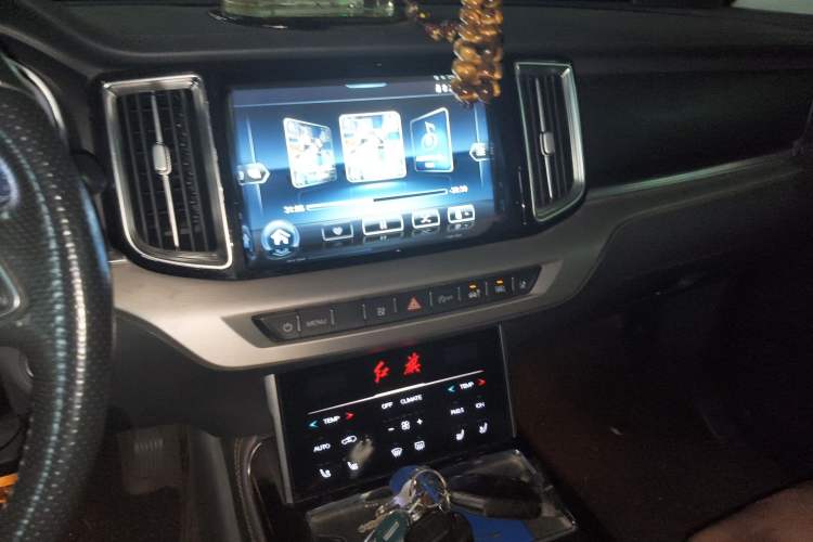 Used Hongqi HS7 2019 3.0T Automatic All-Wheel Drive Smart Connect Flagship Edition Audio And AC Panel