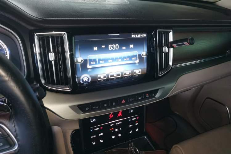 Used Hongqi HS7 2019 3.0T Automatic All-Wheel Drive Smart Connect Flagship Edition Audio And AC Panel