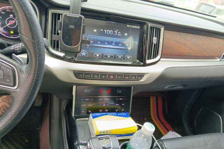 Used Hongqi HS7 2019 3.0T Automatic All-Wheel Drive Smart Connect Flagship Edition Audio And AC Panel