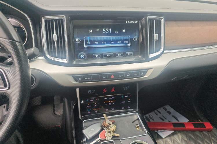 Used Hongqi HS7 2019 3.0T Automatic All-Wheel Drive Smart Connect Flagship Edition Audio And AC Panel