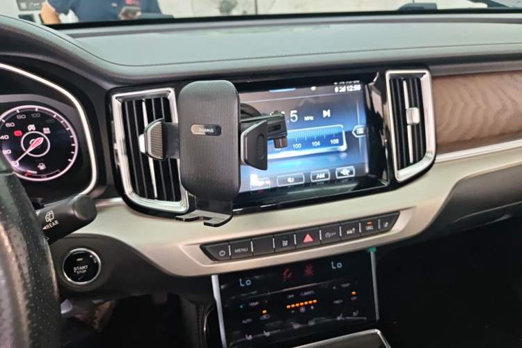 Used Hongqi HS7 2019 3.0T Automatic All-Wheel Drive Smart Connect Flagship Edition Audio And AC Panel