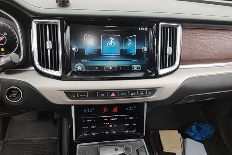 Used Hongqi HS7 2019 3.0T Automatic All-Wheel Drive Smart Connect Flagship Edition Audio And AC Panel