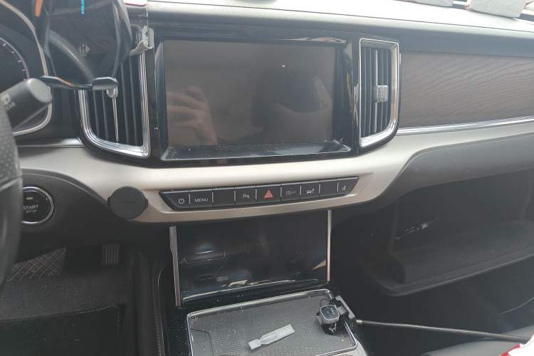 Used Hongqi HS7 2019 3.0T Automatic All-Wheel Drive Smart Connect Flagship Edition Audio And AC Panel
