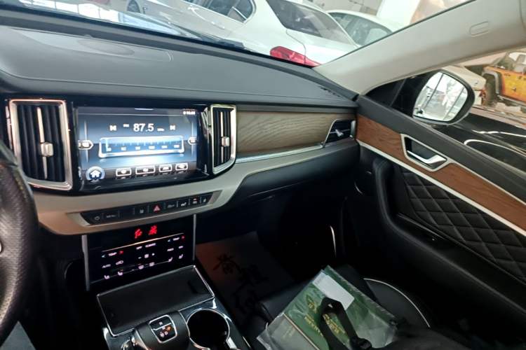 Used Hongqi HS7 2019 3.0T Automatic All-Wheel Drive Smart Connect Flagship Edition Audio And AC Panel