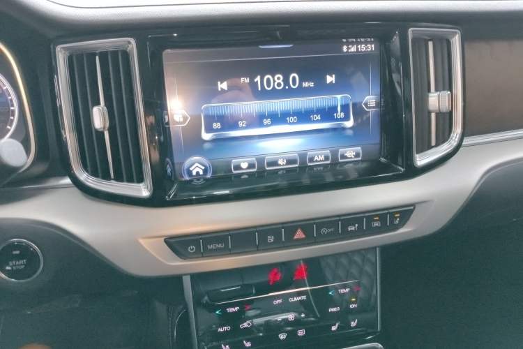 Used Hongqi HS7 2019 3.0T Automatic All-Wheel Drive Smart Connect Flagship Edition Audio And AC Panel