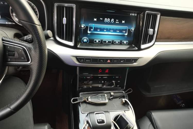 Used Hongqi HS7 2019 3.0T Automatic All-Wheel Drive Smart Connect Flagship Edition Audio And AC Panel