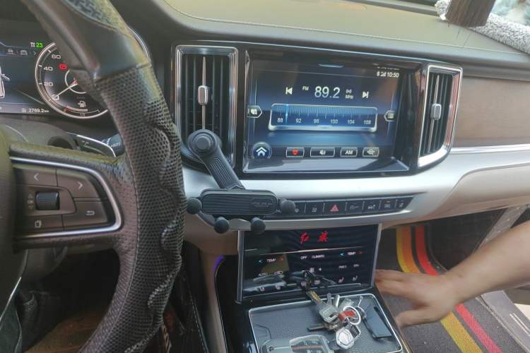 Used Hongqi HS7 2019 3.0T Automatic All-Wheel Drive Smart Connect Flagship Edition Audio And AC Panel