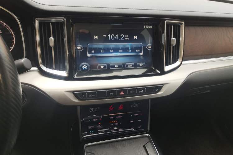 Used Hongqi HS7 2019 3.0T Automatic All-Wheel Drive Smart Connect Flagship Edition Audio And AC Panel