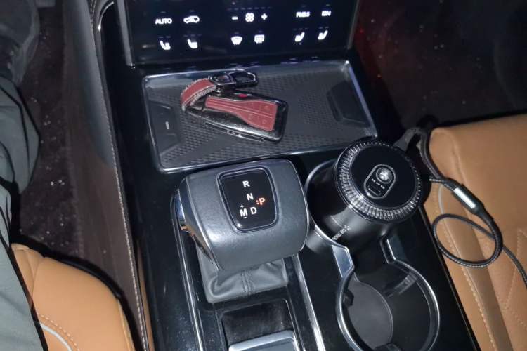 Used Hongqi HS7 2019 3.0T Automatic All-Wheel Drive Smart Connect Flagship Edition Gear Lever