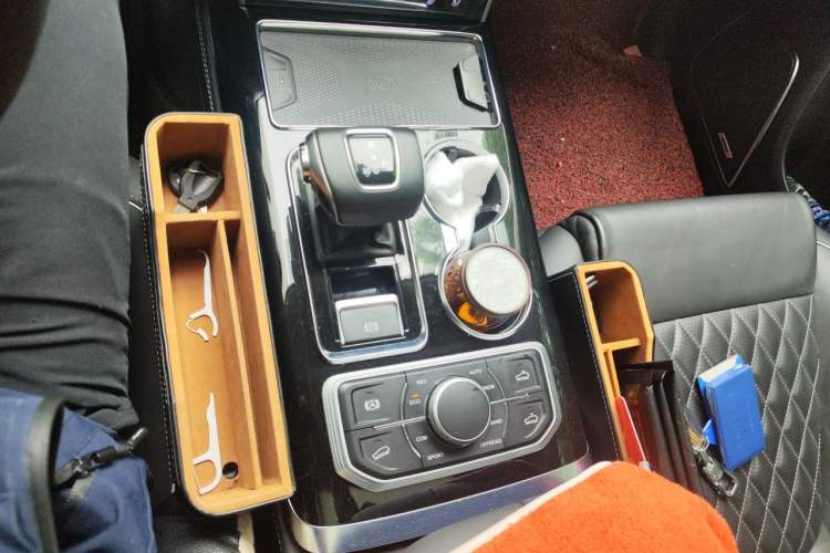 Used Hongqi HS7 2019 3.0T Automatic All-Wheel Drive Smart Connect Flagship Edition Gear Lever