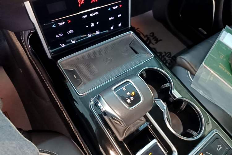 Used Hongqi HS7 2019 3.0T Automatic All-Wheel Drive Smart Connect Flagship Edition Gear Lever