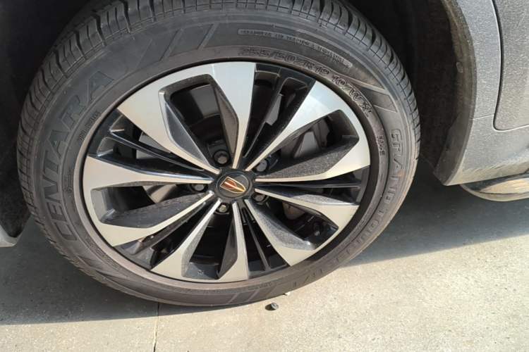 Used Hongqi HS7 2019 3.0T Automatic All-Wheel Drive Smart Connect Flagship Edition Left Front Wheel Hub