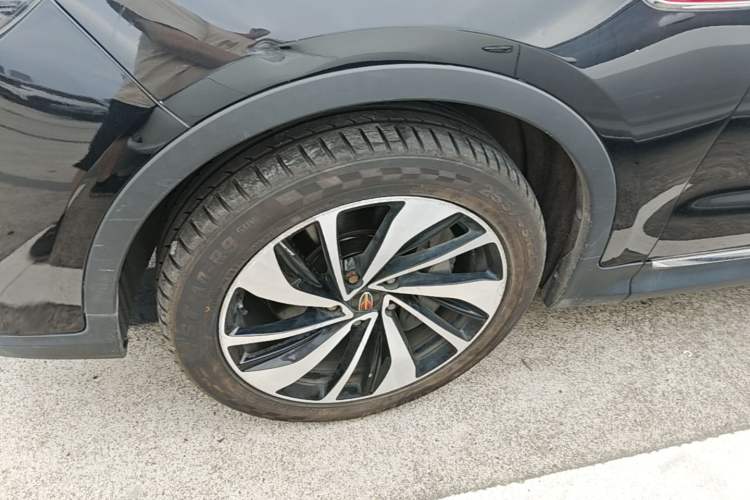 Used Hongqi HS7 2019 3.0T Automatic All-Wheel Drive Smart Connect Flagship Edition Left Front Wheel Hub