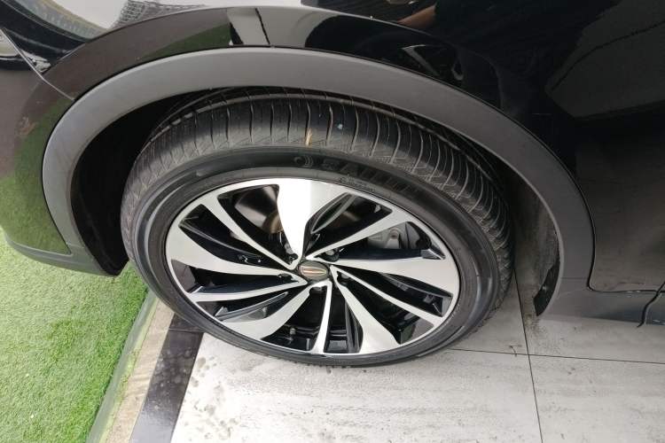 Used Hongqi HS7 2019 3.0T Automatic All-Wheel Drive Smart Connect Flagship Edition Left Front Wheel Hub
