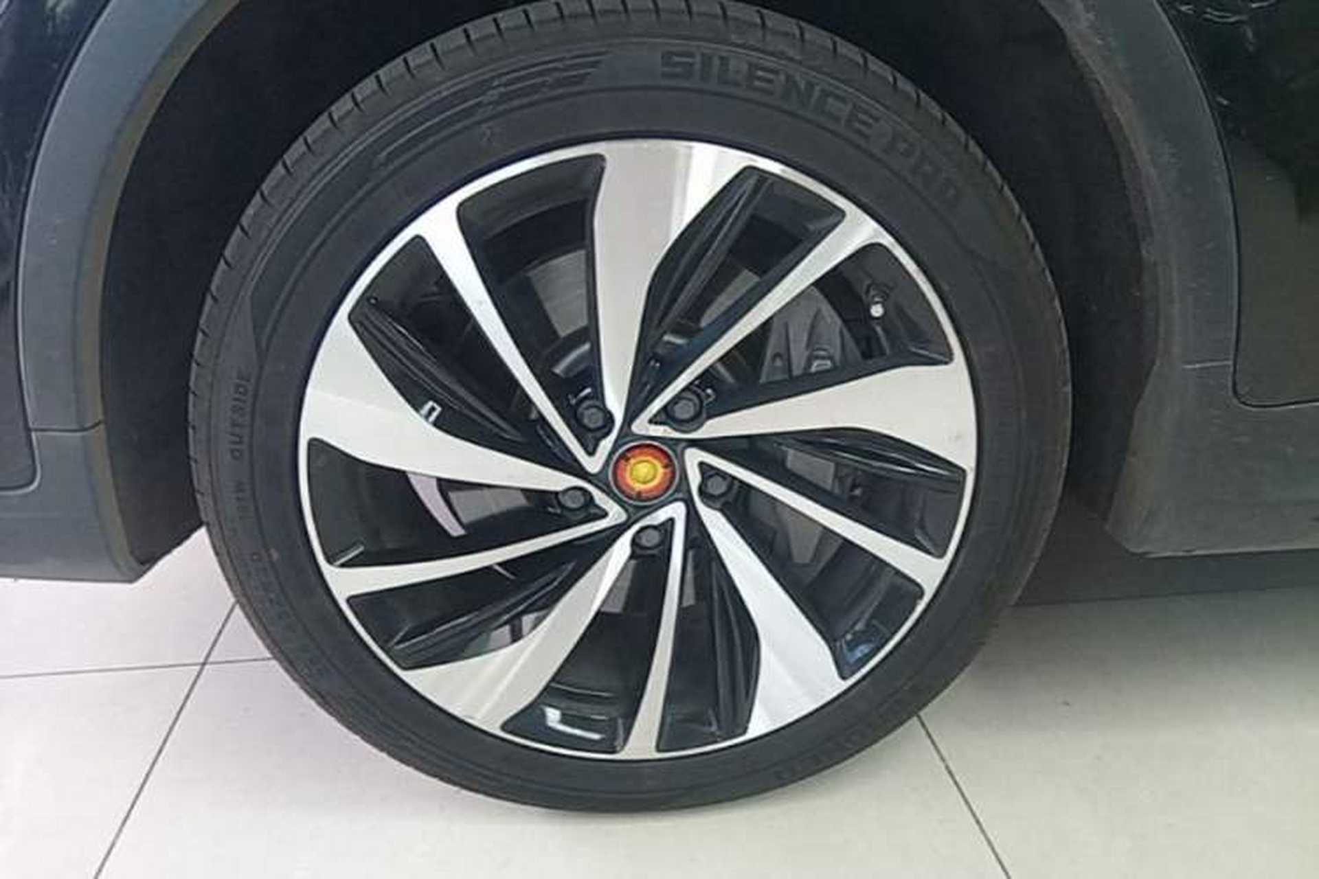 Used Hongqi HS7 2019 3.0T Automatic All-Wheel Drive Smart Connect Flagship Edition Left Front Wheel Hub