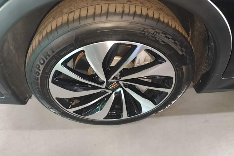 Used Hongqi HS7 2019 3.0T Automatic All-Wheel Drive Smart Connect Flagship Edition Left Front Wheel Hub