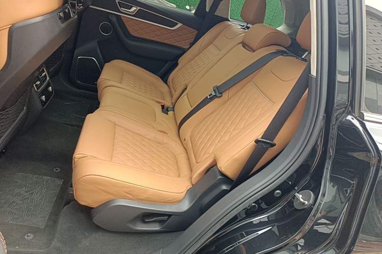 Used Hongqi HS7 2019 3.0T Automatic All-Wheel Drive Smart Connect Flagship Edition Left Rear Seat