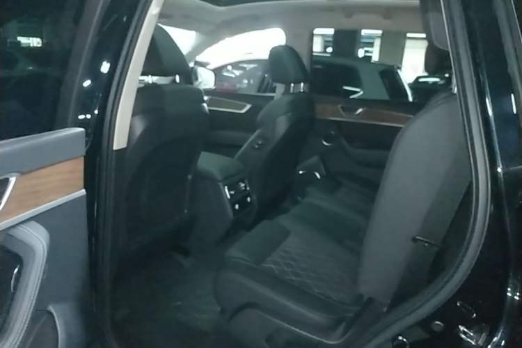 Used Hongqi HS7 2019 3.0T Automatic All-Wheel Drive Smart Connect Flagship Edition Left Rear Seat