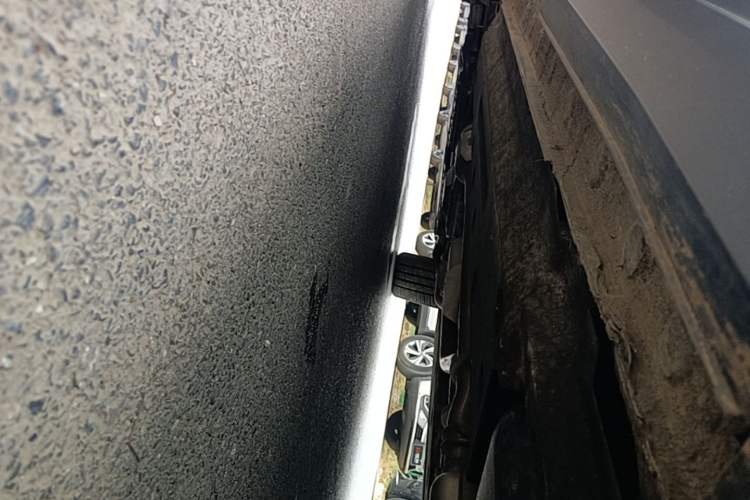 Used Hongqi HS7 2019 3.0T Automatic All-Wheel Drive Smart Connect Flagship Edition Left Side Sill