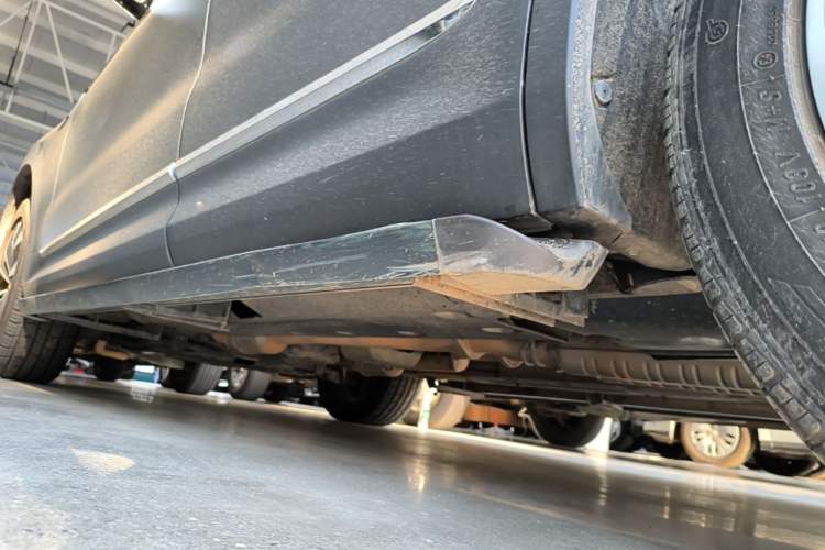 Used Hongqi HS7 2019 3.0T Automatic All-Wheel Drive Smart Connect Flagship Edition Left Side Sill