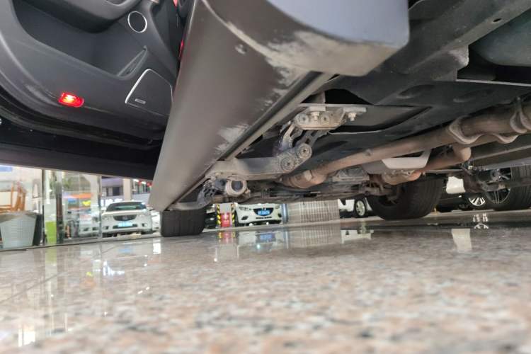 Used Hongqi HS7 2019 3.0T Automatic All-Wheel Drive Smart Connect Flagship Edition Left Side Sill